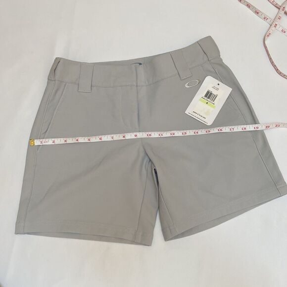 Oakley Gray Cargo Shorts Versatile and Stylish - Picture 9 of 13